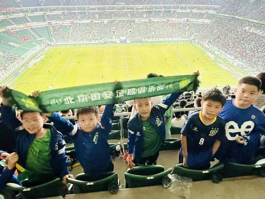 北京国安训练开放日，清晨战术微调引欢呼，英超在即，年轻球员得到机会(北京画室排名前十位有哪些)-九游网址