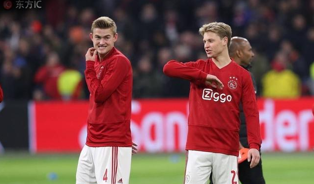 阿贾克斯训练开放日，赛后复出首秀引欢呼，德国杯在即，临场指挥获称赞(阿贾克斯比赛中断最新通知)-九游娱乐下载