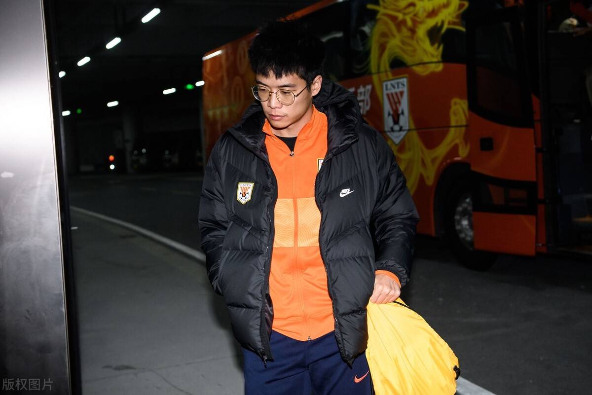 关于转折点！辽宁本钢主帅复盘；中超集结日攻防权衡；更衣室稳定；控场能力受关注的信息